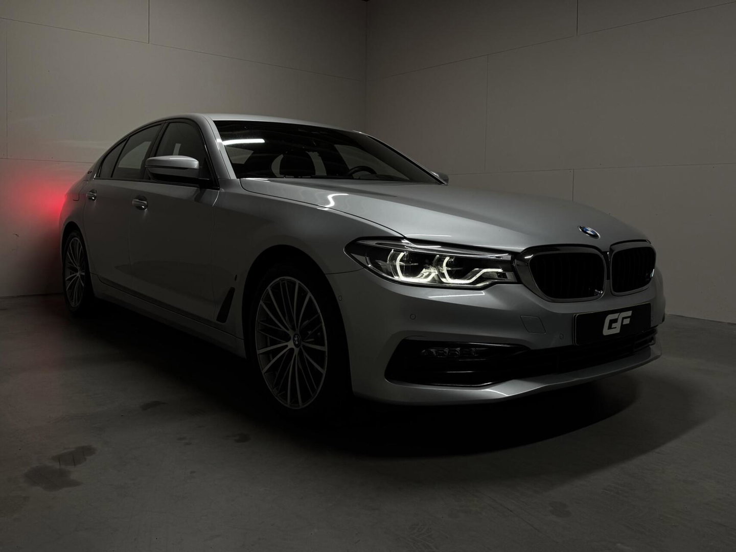 BMW 5 Serie 530e iPerformance M-Sport Leer Sfeer CarPlay Memory