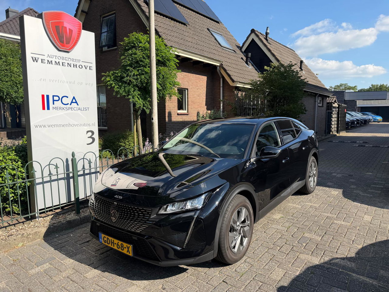 Peugeot 408