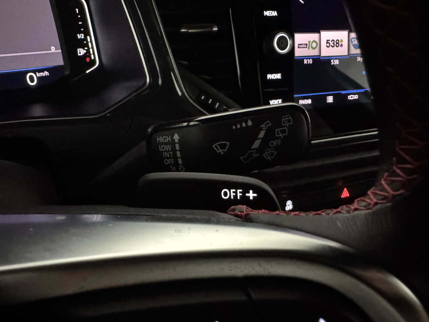 Volkswagen T-Roc 1.5 TSI Sport Virtual DSG CarPlay Camera Cruise