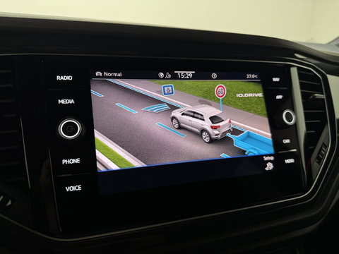 Volkswagen T-Roc 1.5 TSI Sport Virtual DSG CarPlay Camera Cruise