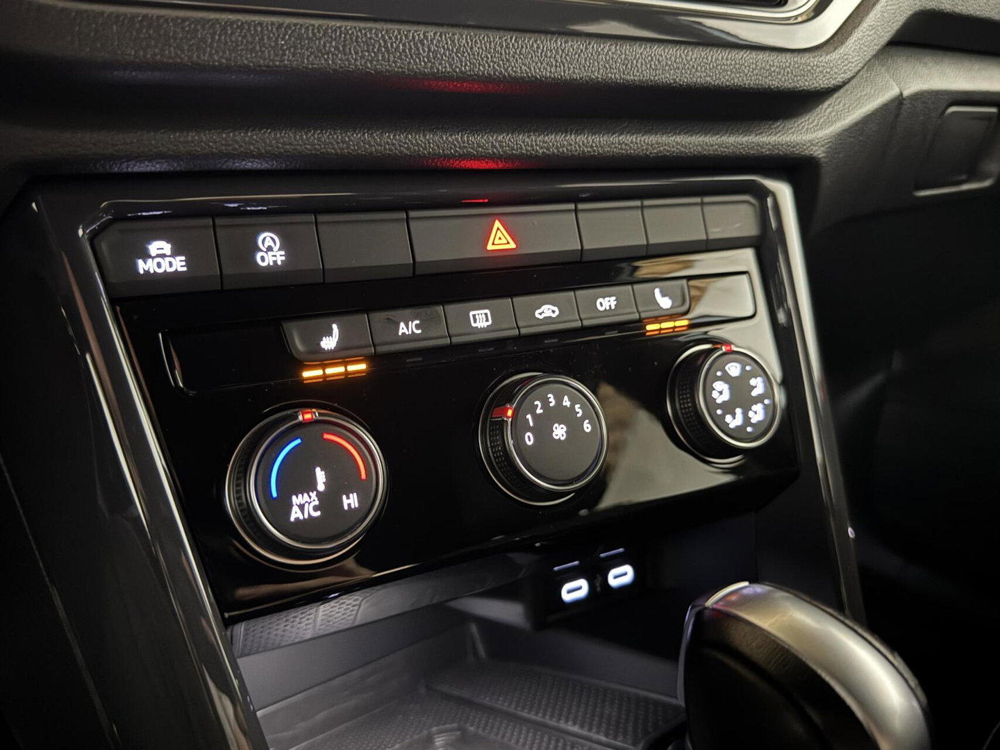 Volkswagen T-Roc 1.5 TSI Sport Virtual DSG CarPlay Camera Cruise