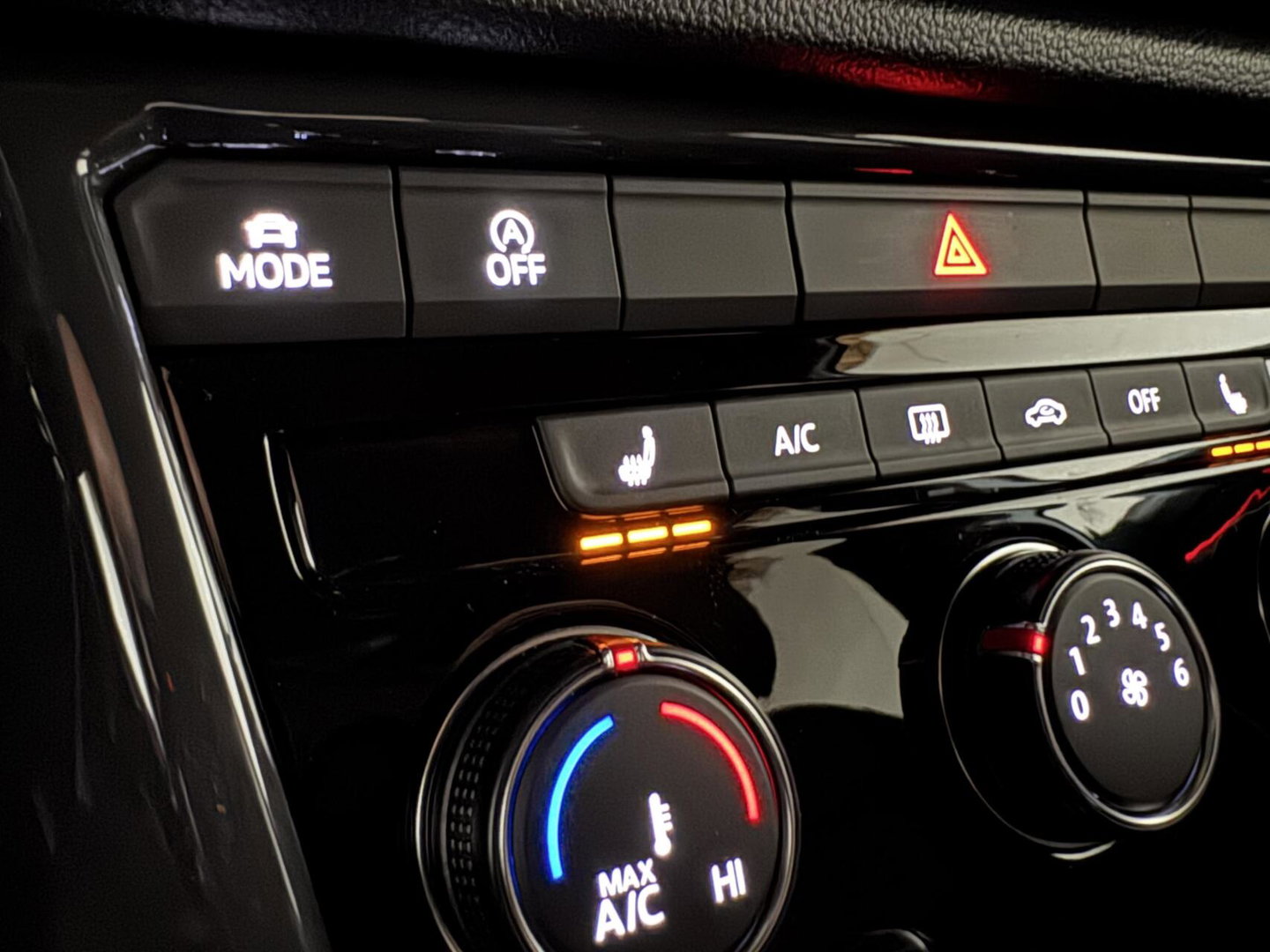 Volkswagen T-Roc 1.5 TSI Sport Virtual DSG CarPlay Camera Cruise