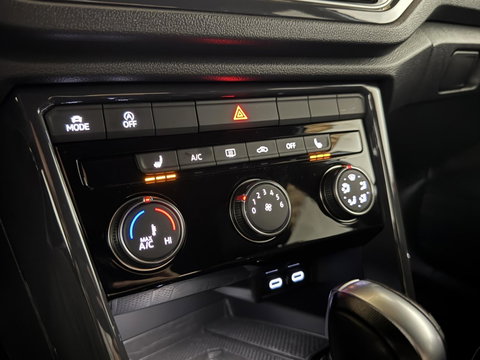 Volkswagen T-Roc 1.5 TSI Sport Virtual DSG CarPlay Camera Cruise