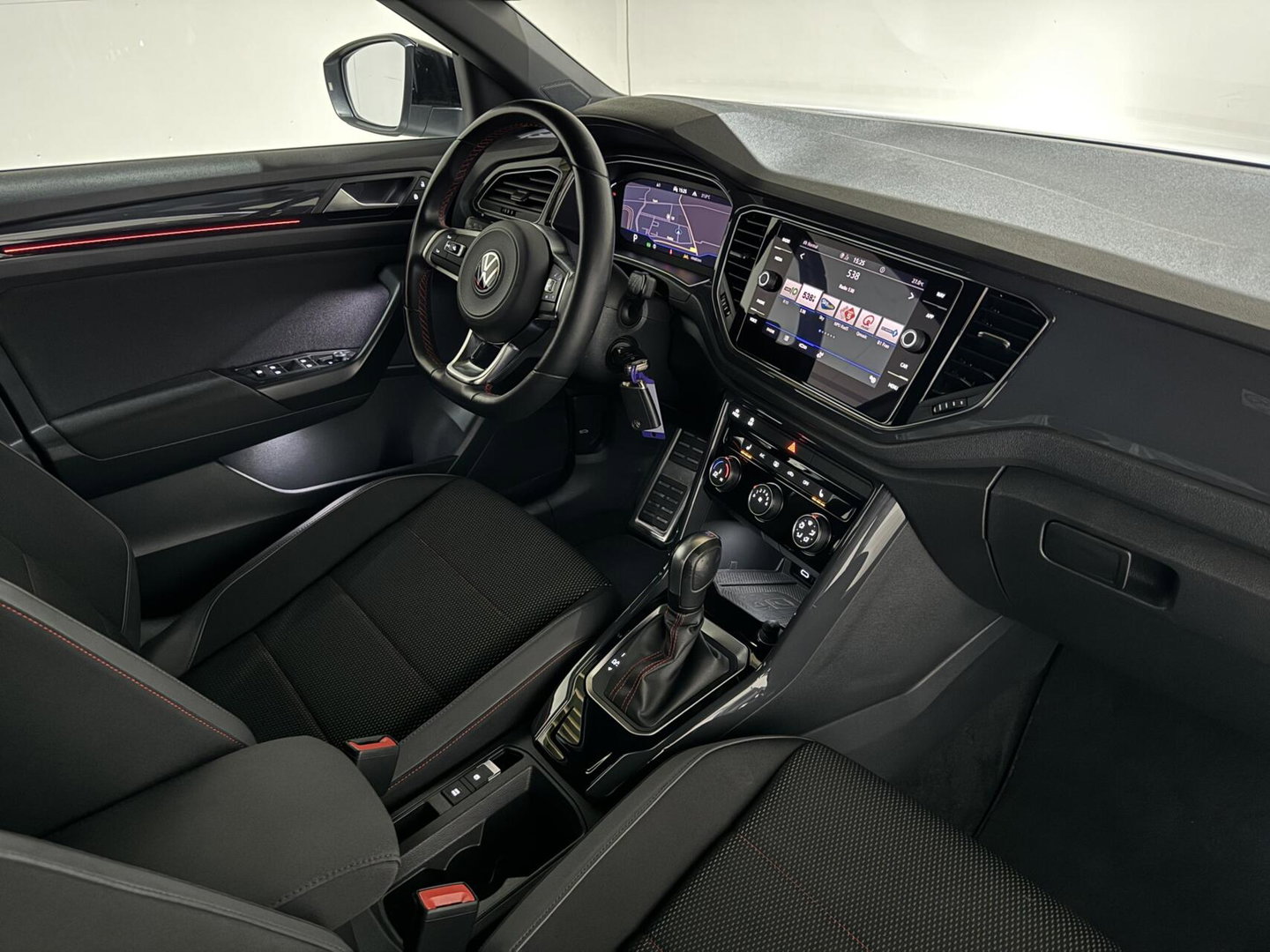 Volkswagen T-Roc 1.5 TSI Sport Virtual DSG CarPlay Camera Cruise