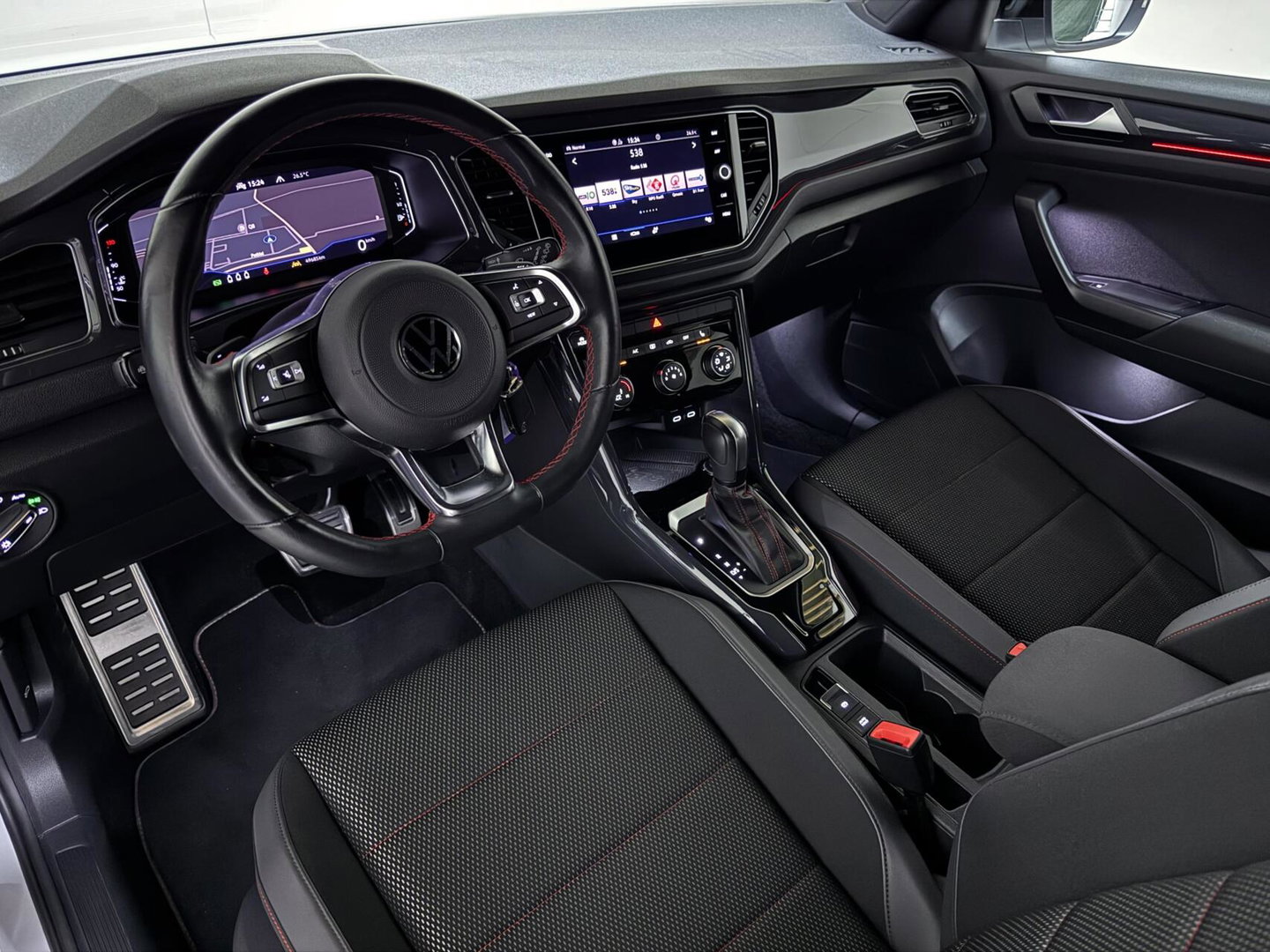 Volkswagen T-Roc 1.5 TSI Sport Virtual DSG CarPlay Camera Cruise