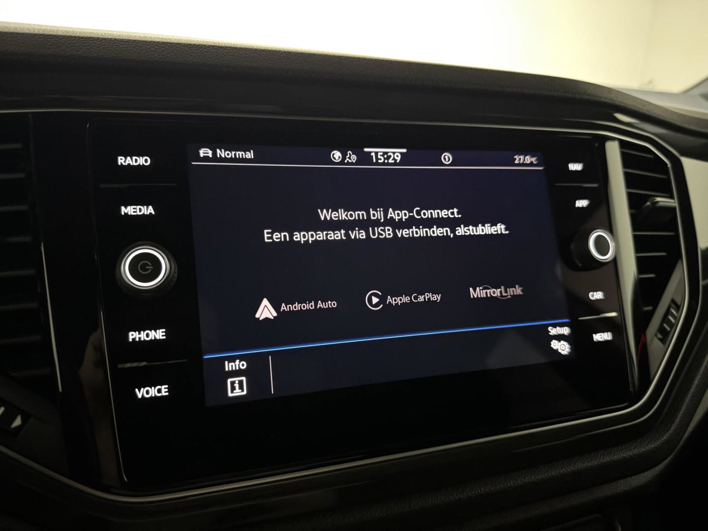 Volkswagen T-Roc 1.5 TSI Sport Virtual DSG CarPlay Camera Cruise