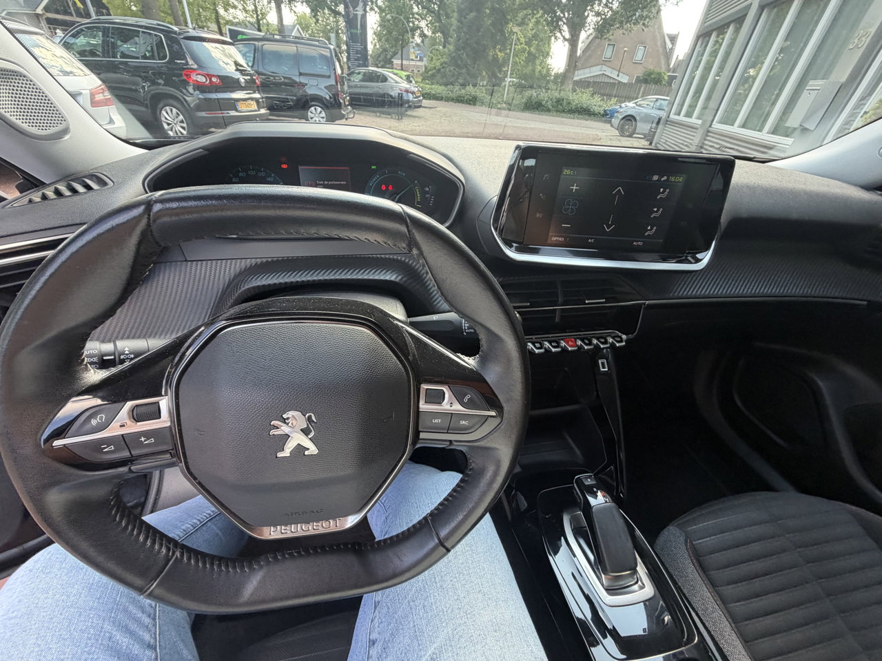 Peugeot e-2008