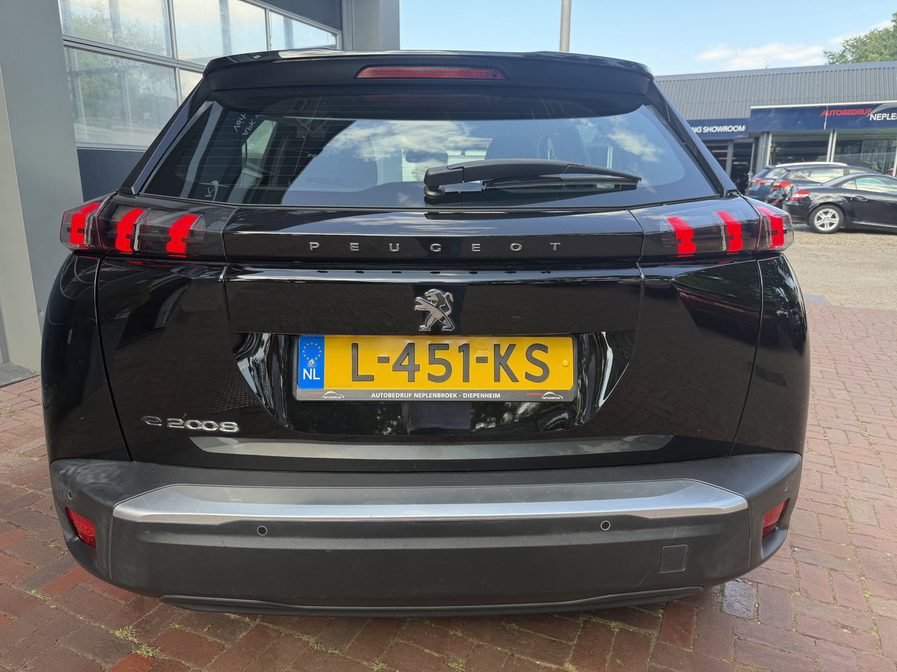 Peugeot e-2008