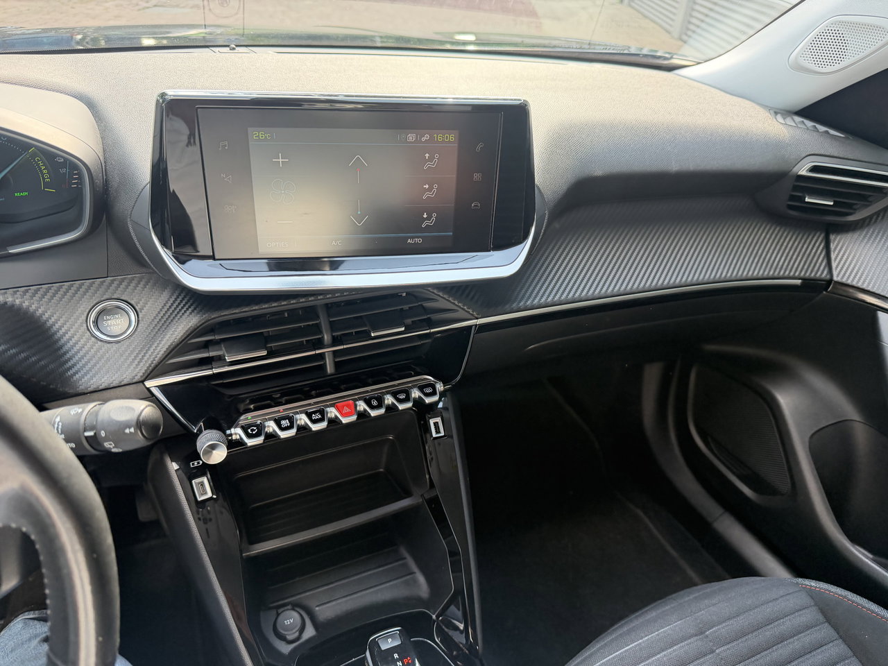 Peugeot e-2008