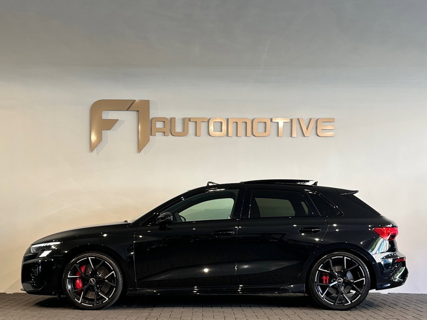 Audi RS3 Sportback 2.5 TFSI quattro Pano|HuD|Memory|Massage