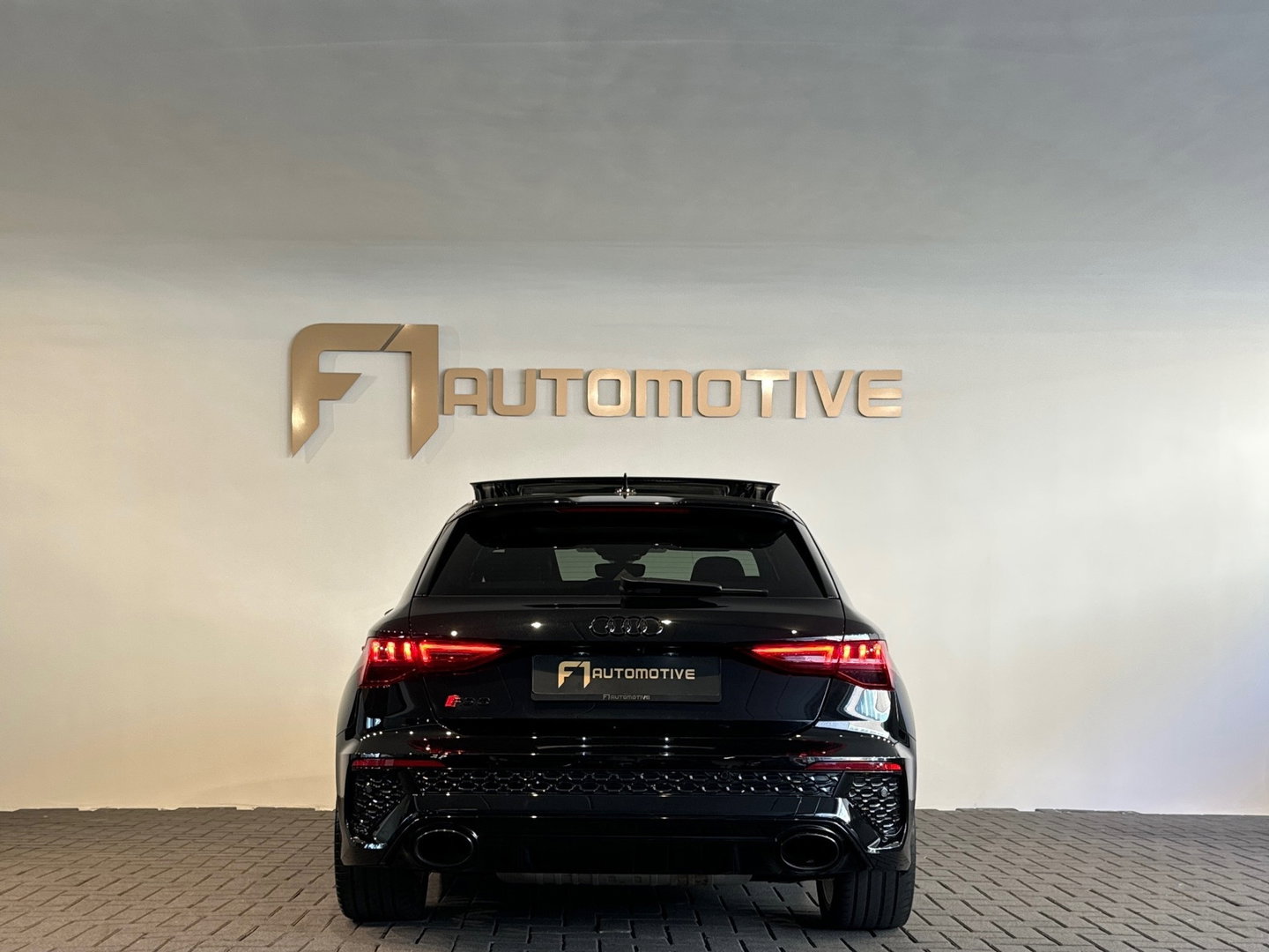 Audi RS3 Sportback 2.5 TFSI quattro Pano|HuD|Memory|Massage