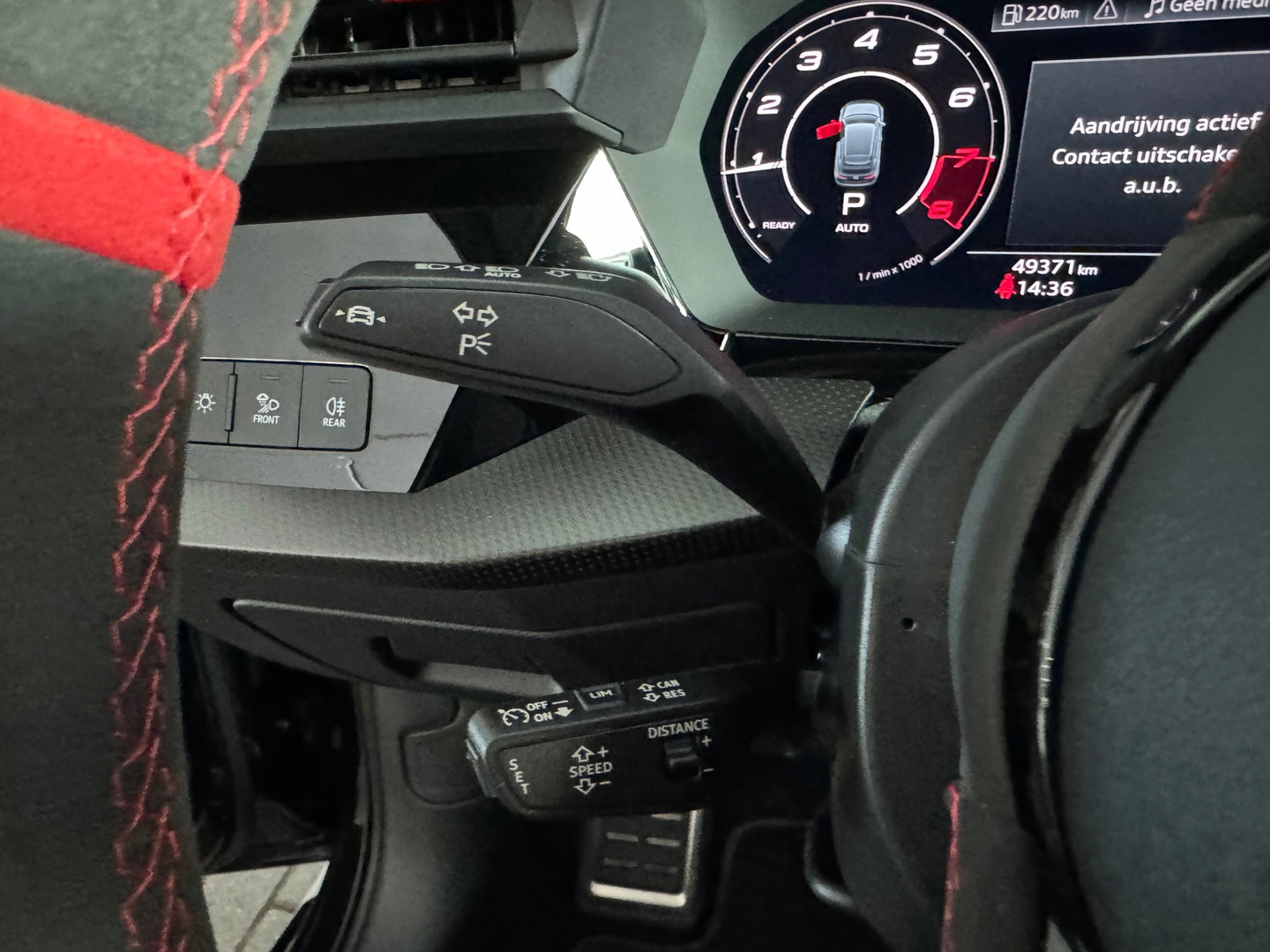 Audi RS3 Sportback 2.5 TFSI quattro Pano|HuD|Memory|Massage