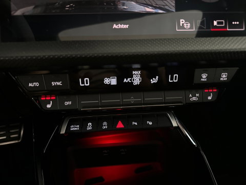 Audi RS3 Sportback 2.5 TFSI quattro Pano|HuD|Memory|Massage