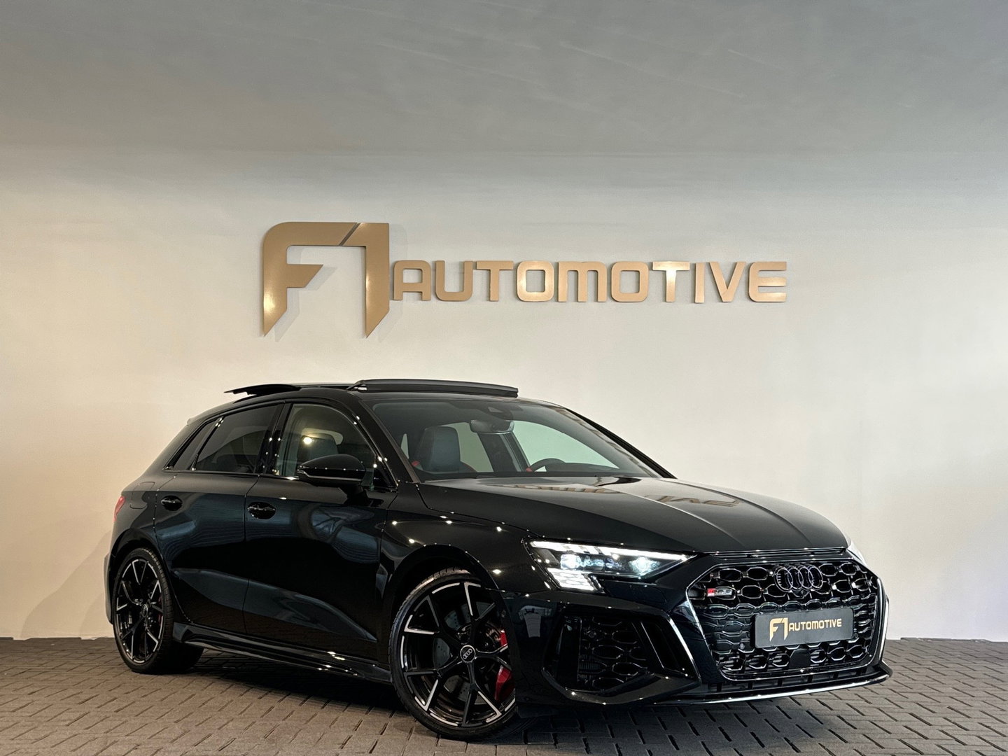 Audi RS3 Sportback 2.5 TFSI quattro Pano|HuD|Memory|Massage