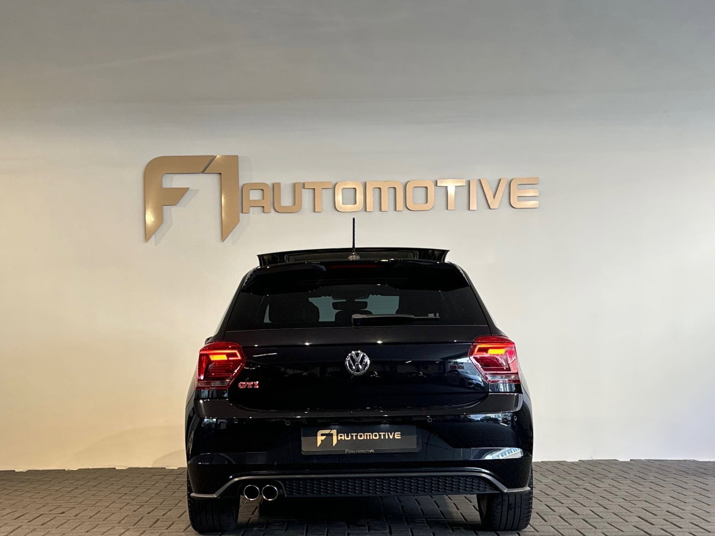 Volkswagen Polo 2.0 TSI GTI Pano|CarPlay|Beats|Stoelverwarming