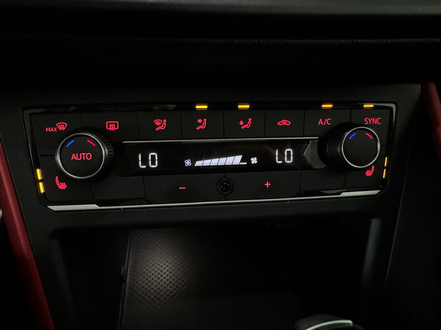 Volkswagen Polo 2.0 TSI GTI Pano|CarPlay|Beats|Stoelverwarming