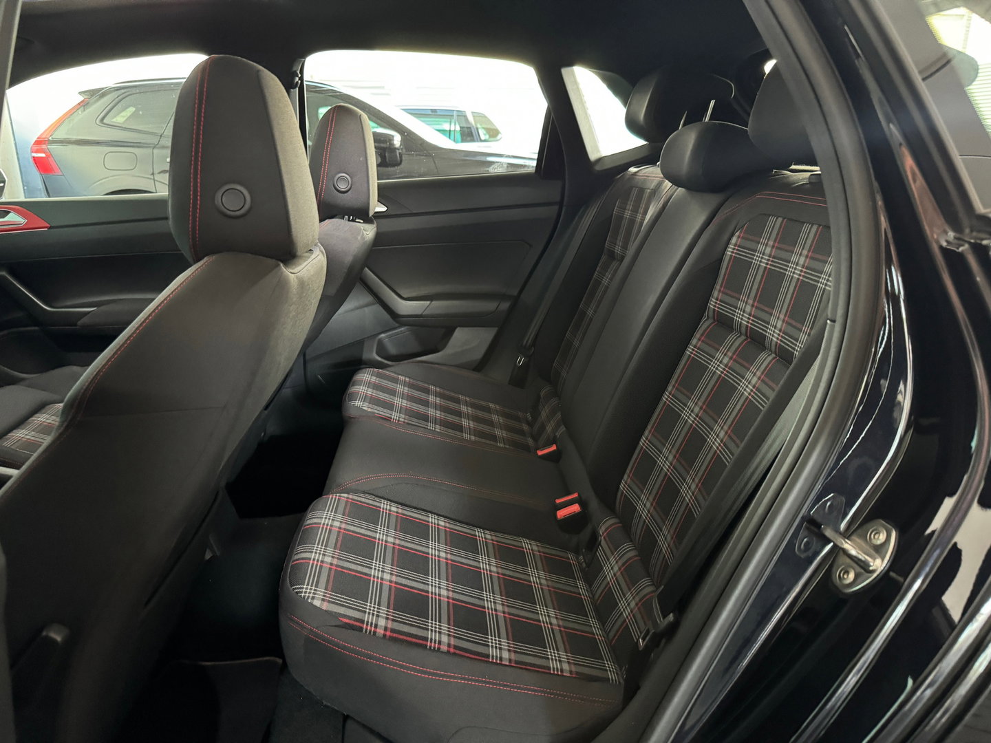 Volkswagen Polo 2.0 TSI GTI Pano|CarPlay|Beats|Stoelverwarming
