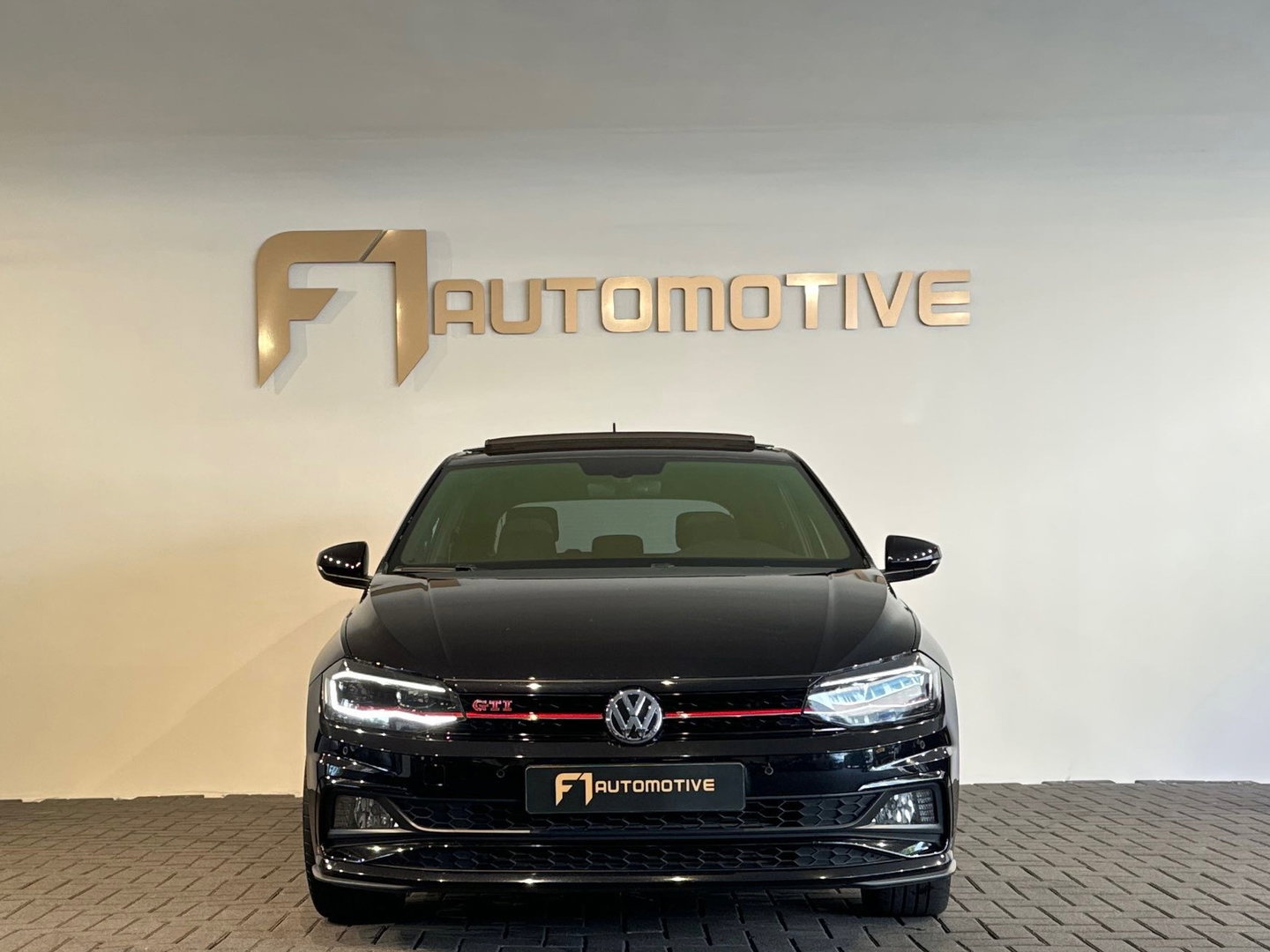Volkswagen Polo 2.0 TSI GTI Pano|CarPlay|Beats|Stoelverwarming