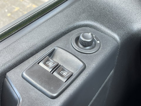 Renault Trafic 2.0 dCi 145 T29 L1H1 Comfort | Dubbele Schuifdeur | Automaat | LED | Airconditioning | Bluetooth | Bijrijdersbank |