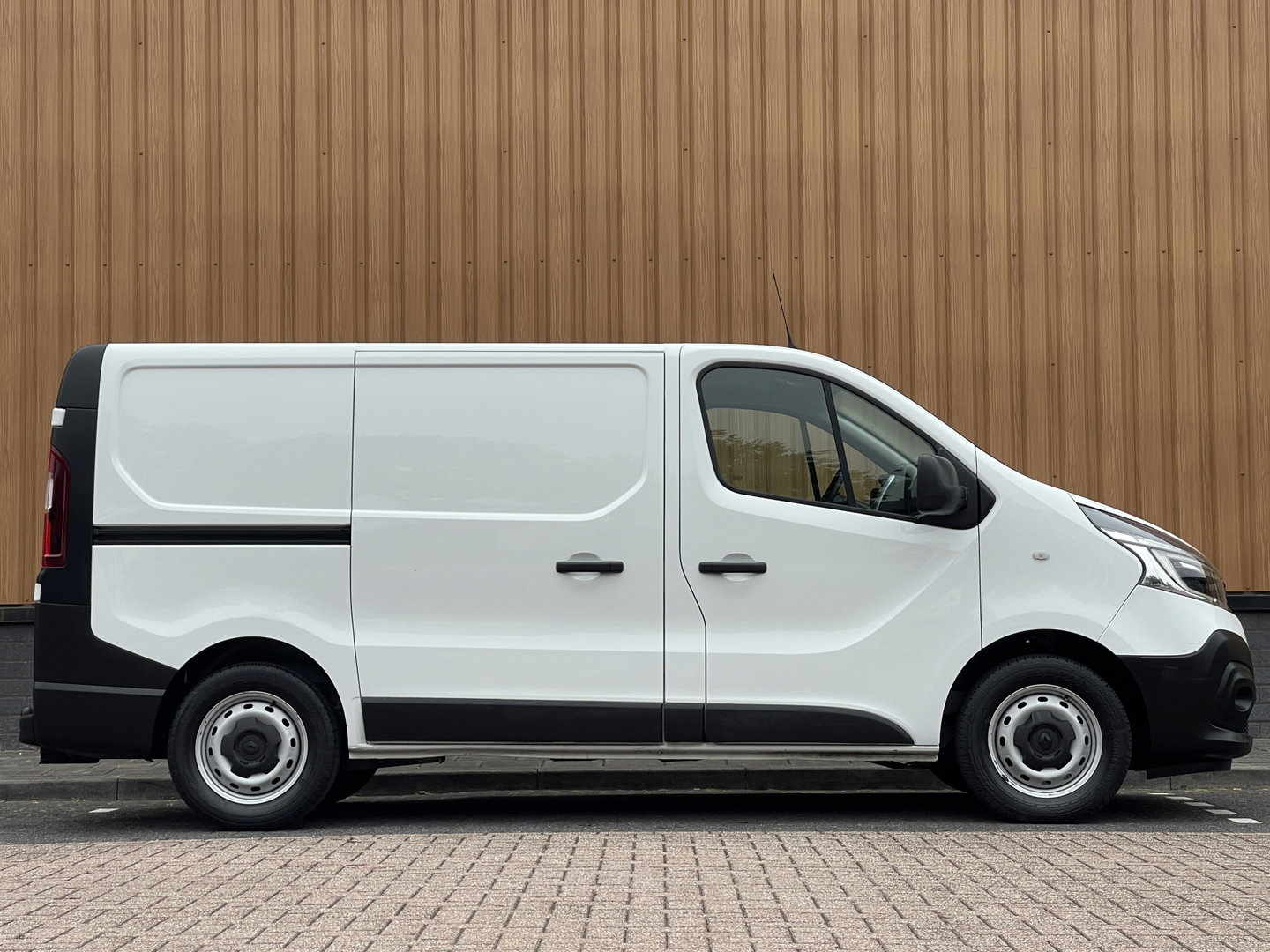Renault Trafic 2.0 dCi 145 T29 L1H1 Comfort | Dubbele Schuifdeur | Automaat | LED | Airconditioning | Bluetooth | Bijrijdersbank |