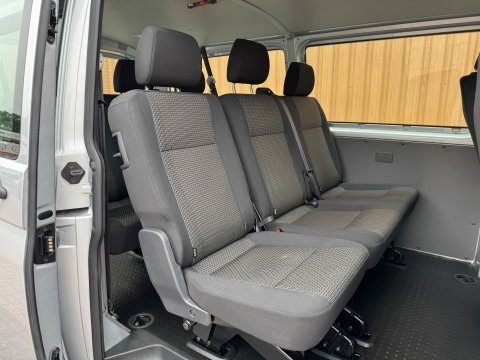 Volkswagen Transporter Kombi 2.0 TDI L2H1 Comfortline | 8 Persoons | Apple Carplay | DAB | Parkeersensoren | Bluetooth | Cruise Control |