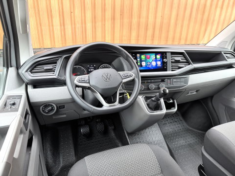 Volkswagen Transporter Kombi 2.0 TDI L2H1 Comfortline | 8 Persoons | Apple Carplay | DAB | Parkeersensoren | Bluetooth | Cruise Control |