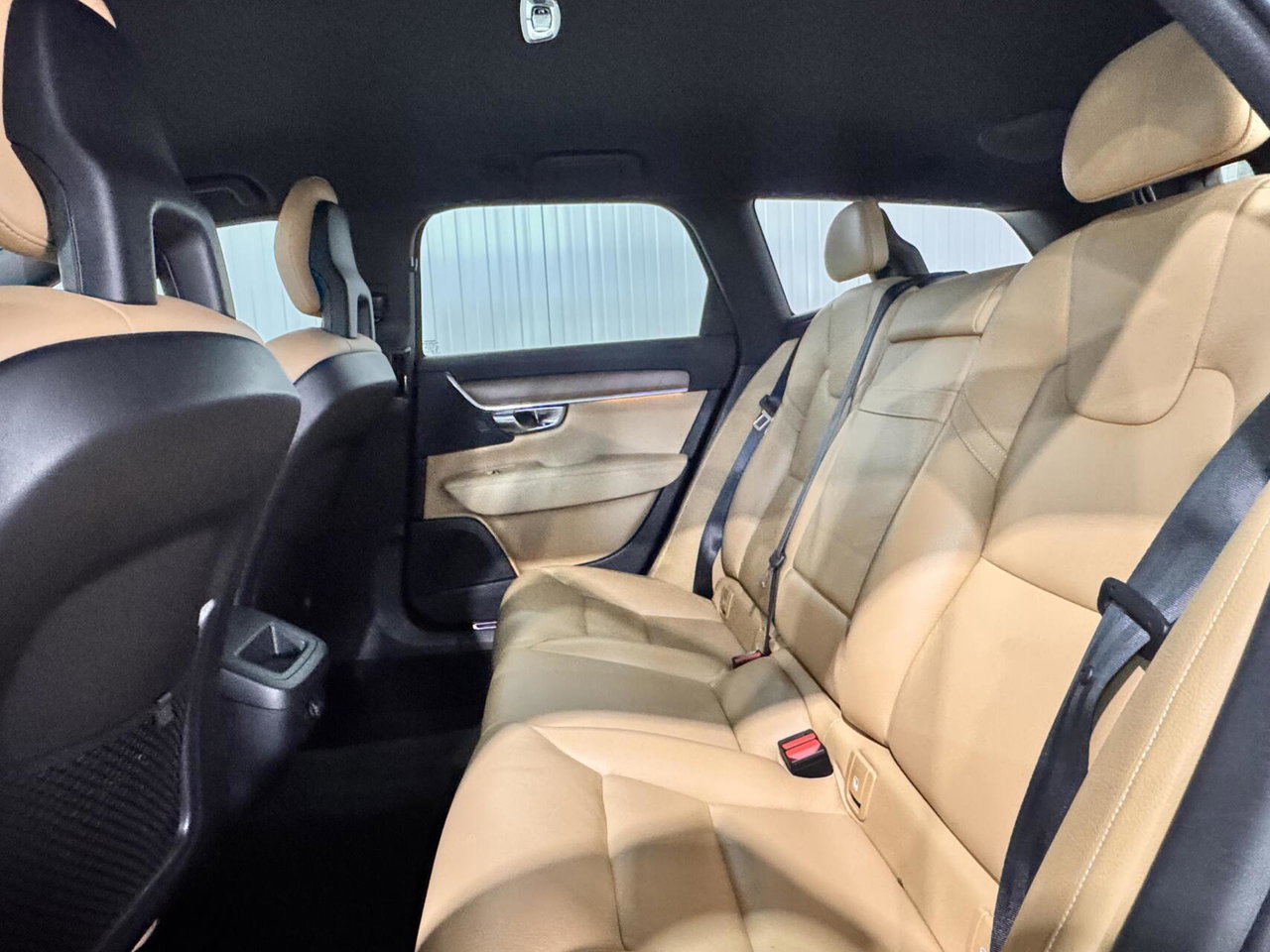 Volvo V90