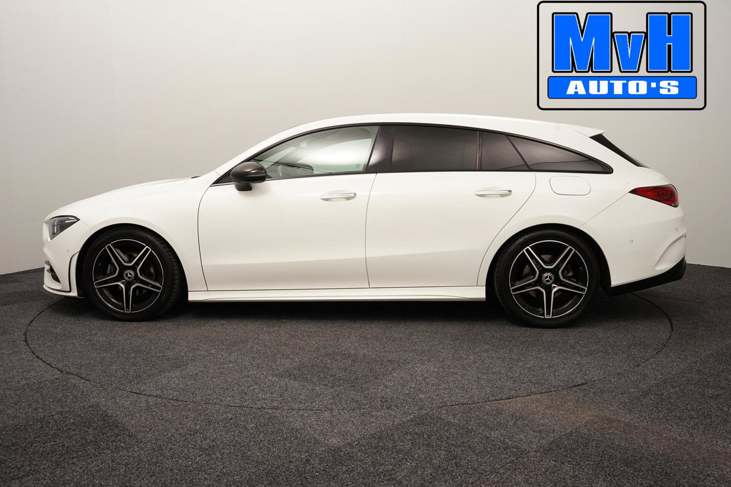 Mercedes-Benz CLA Shooting Brake 180 Business Solution AMG