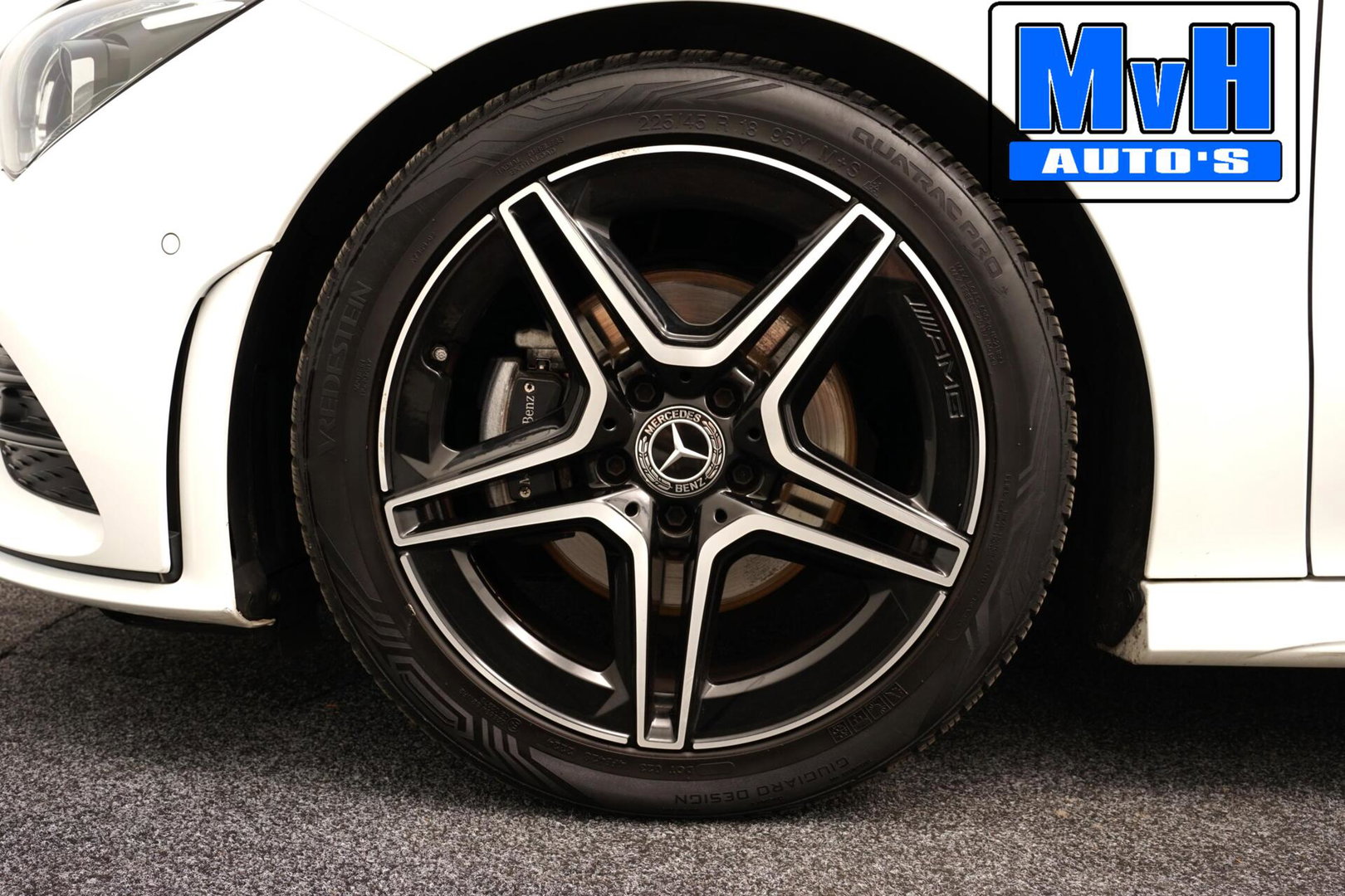 Mercedes-Benz CLA Shooting Brake 180 Business Solution AMG