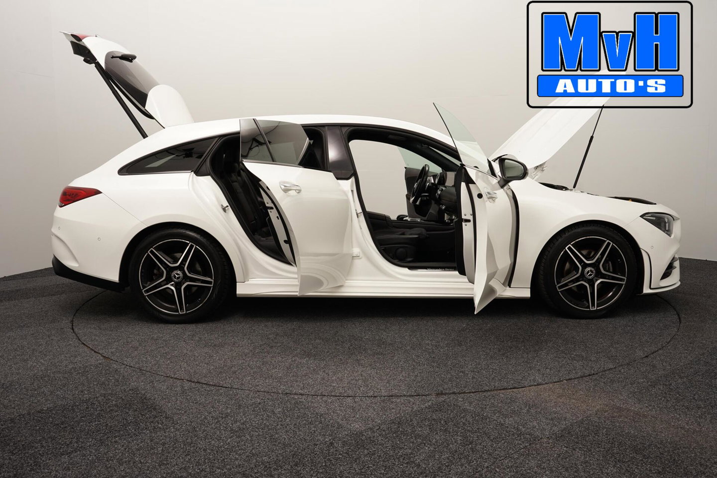 Mercedes-Benz CLA Shooting Brake 180 Business Solution AMG