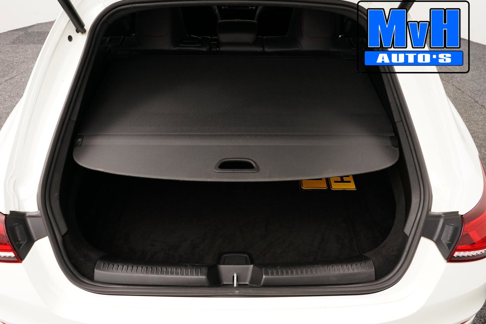 Mercedes-Benz CLA Shooting Brake 180 Business Solution AMG