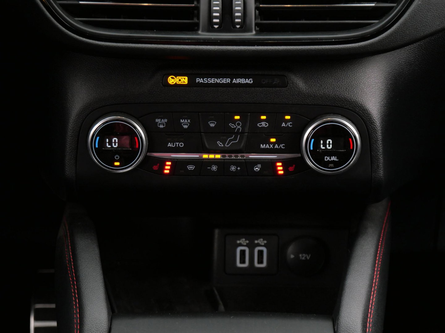 Ford Kuga PHEV ST-LINE X/ DRIVER ASSISTANCE PACK/ WINTER PACK/ DESIGN PACK/ HEAD-UP/ 19INCH VELGEN
