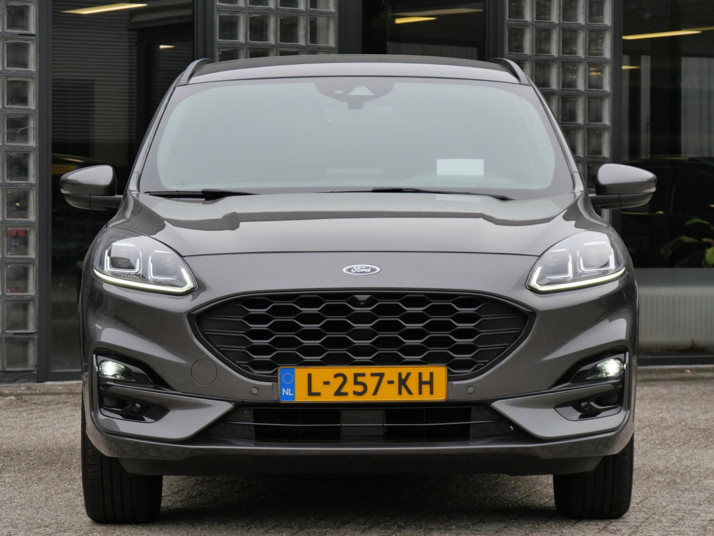 Ford Kuga PHEV ST-LINE X/ DRIVER ASSISTANCE PACK/ WINTER PACK/ DESIGN PACK/ HEAD-UP/ 19INCH VELGEN