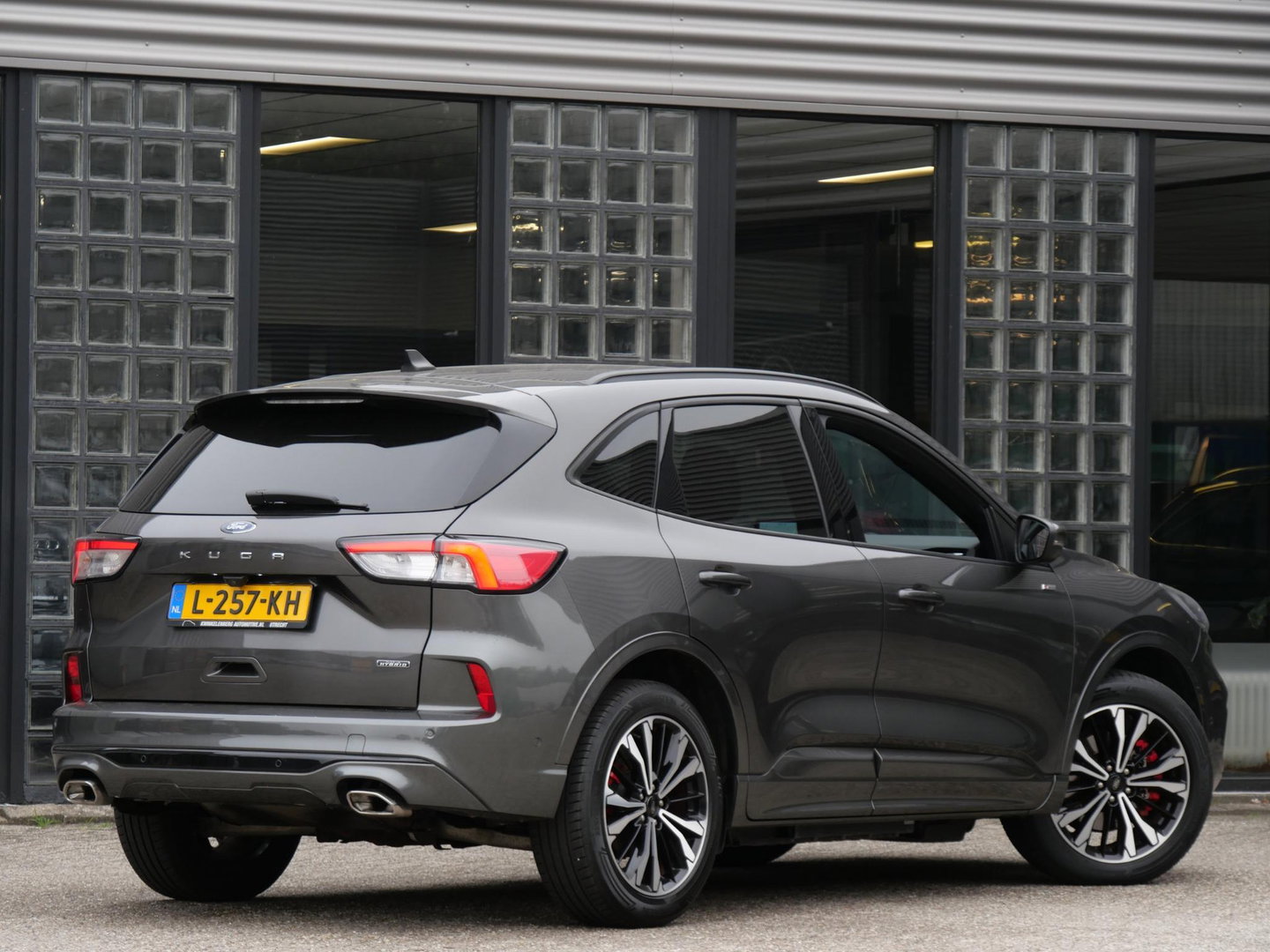 Ford Kuga PHEV ST-LINE X/ DRIVER ASSISTANCE PACK/ WINTER PACK/ DESIGN PACK/ HEAD-UP/ 19INCH VELGEN
