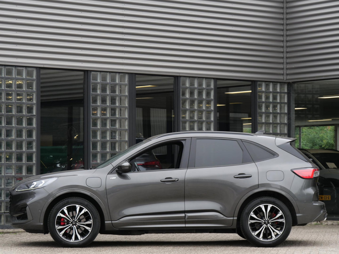 Ford Kuga PHEV ST-LINE X/ DRIVER ASSISTANCE PACK/ WINTER PACK/ DESIGN PACK/ HEAD-UP/ 19INCH VELGEN