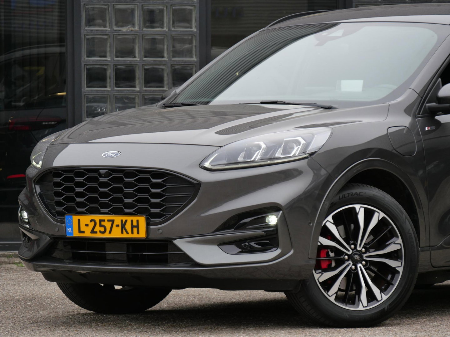 Ford Kuga PHEV ST-LINE X/ DRIVER ASSISTANCE PACK/ WINTER PACK/ DESIGN PACK/ HEAD-UP/ 19INCH VELGEN
