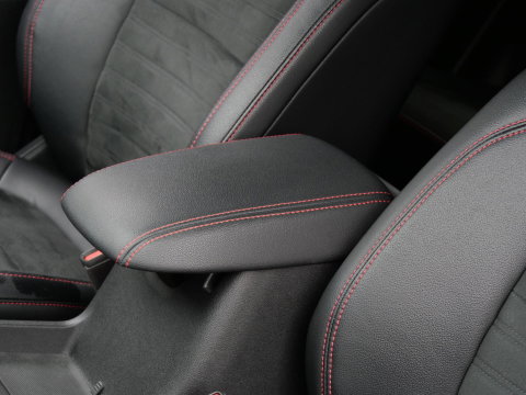 Ford Kuga PHEV ST-LINE X/ DRIVER ASSISTANCE PACK/ WINTER PACK/ DESIGN PACK/ HEAD-UP/ 19INCH VELGEN