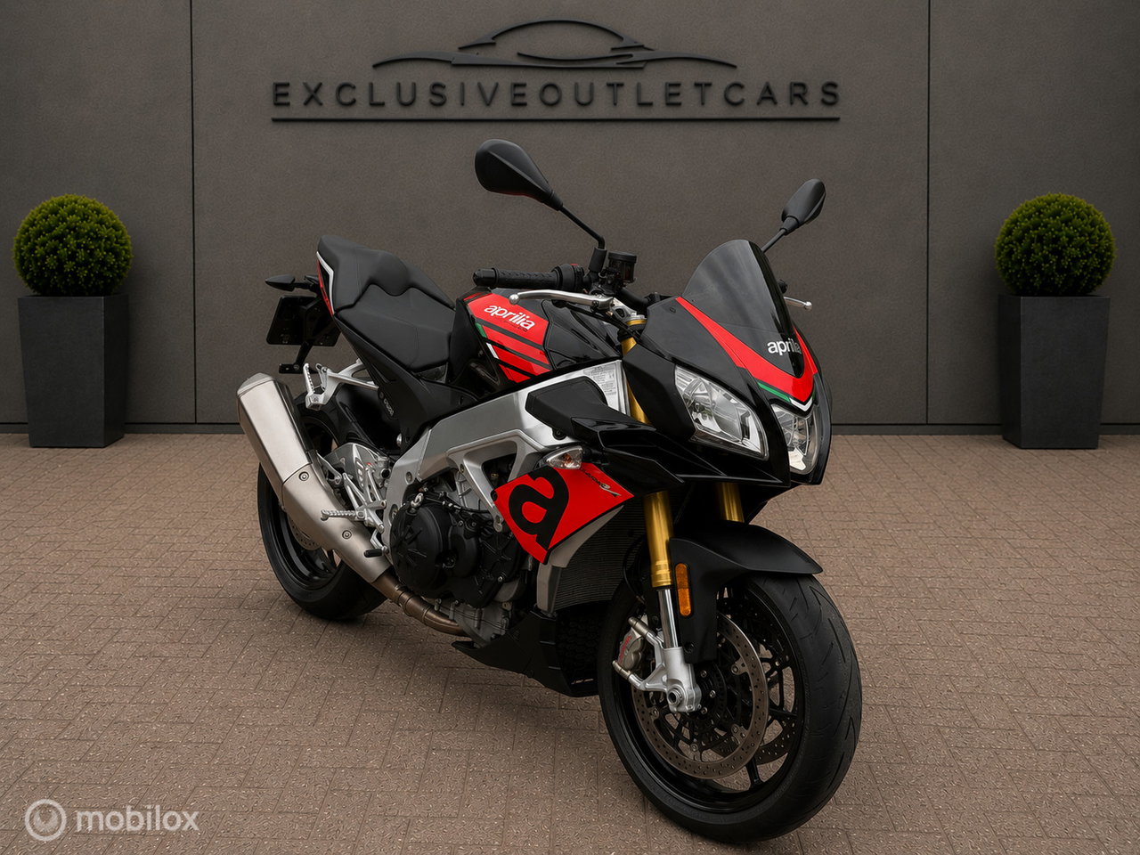 Aprilia Tuono V4