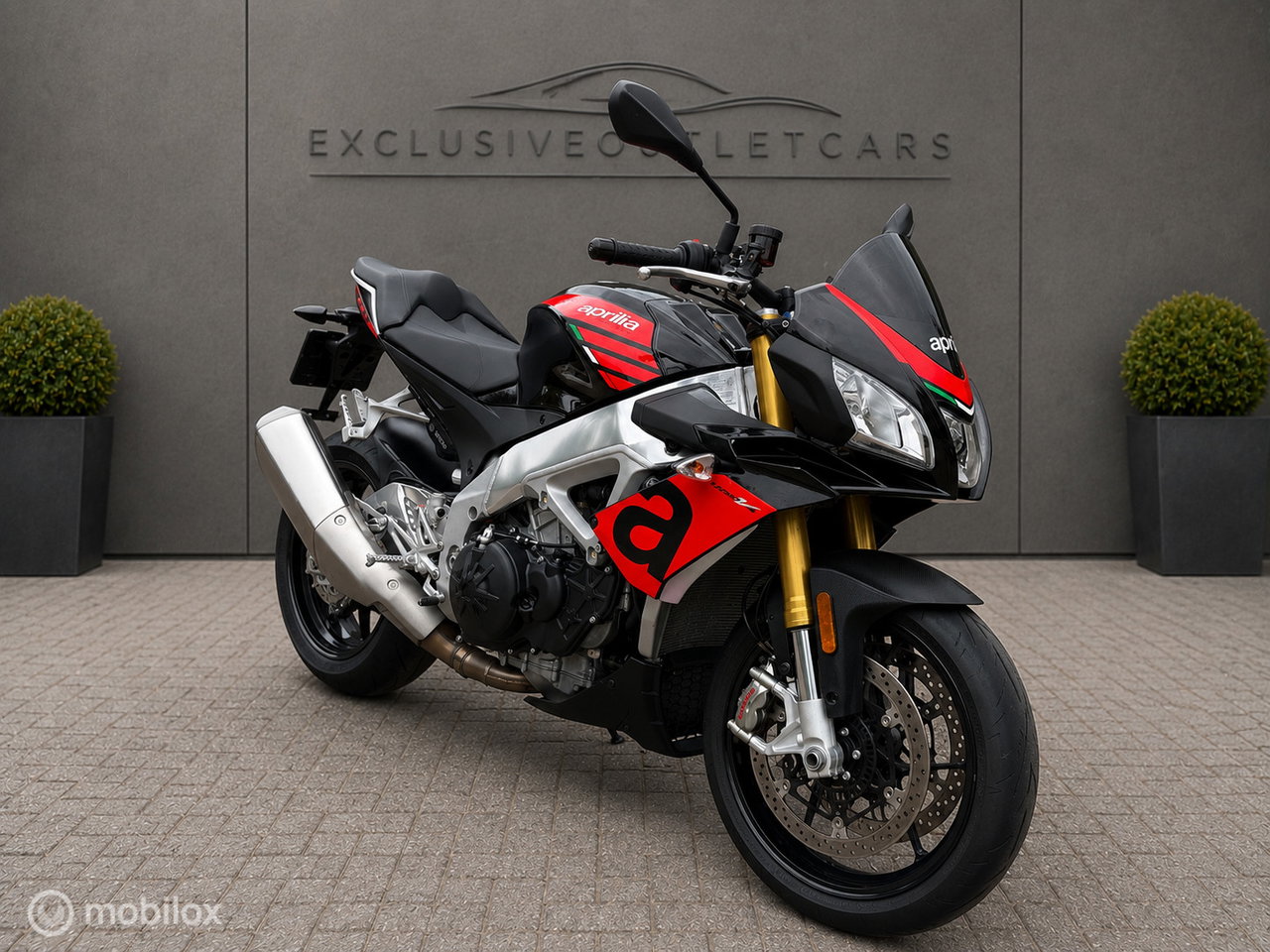 Aprilia Tuono V4