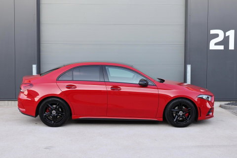 Mercedes-Benz A-Klasse 200 Launch Edition AMG / Night Pakket / Keyless Go / Standkachel / Sfeerverlichting / Stoelverwarming