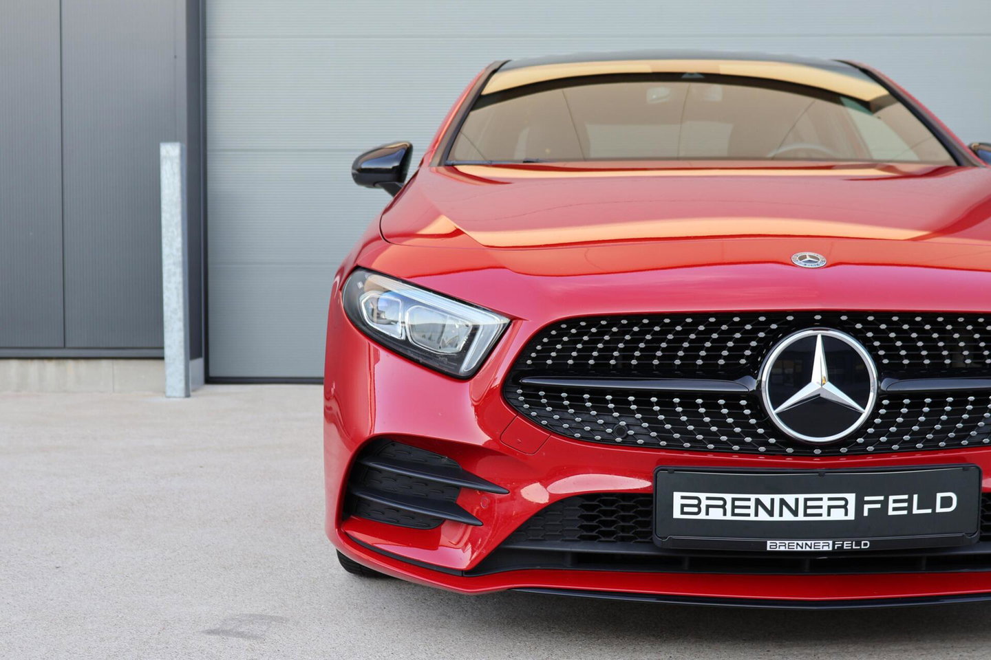 Mercedes-Benz A-Klasse 200 Launch Edition AMG / Night Pakket / Keyless Go / Standkachel / Sfeerverlichting / Stoelverwarming
