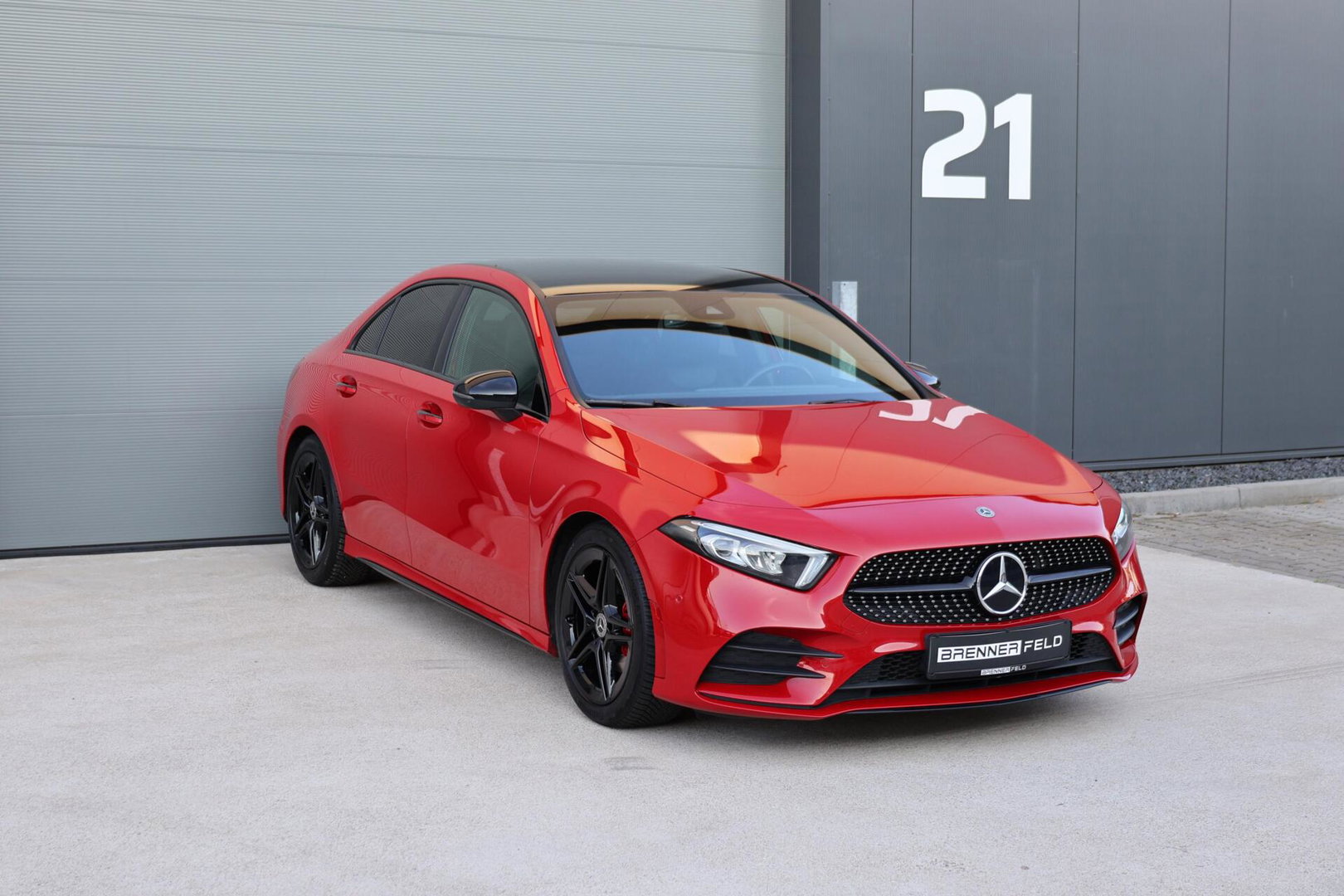 Mercedes-Benz A-Klasse 200 Launch Edition AMG / Night Pakket / Keyless Go / Standkachel / Sfeerverlichting / Stoelverwarming