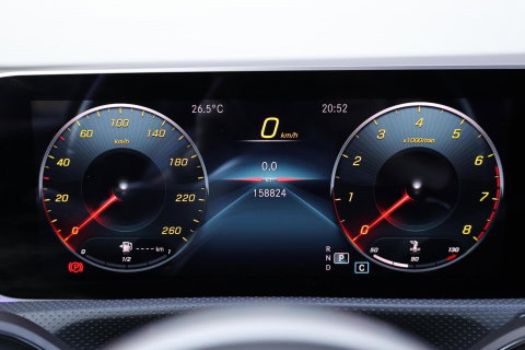 Mercedes-Benz A-Klasse 200 Launch Edition AMG / Night Pakket / Keyless Go / Standkachel / Sfeerverlichting / Stoelverwarming