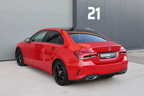 Mercedes-Benz A-Klasse 200 Launch Edition AMG / Night Pakket / Keyless Go / Standkachel / Sfeerverlichting / Stoelverwarming