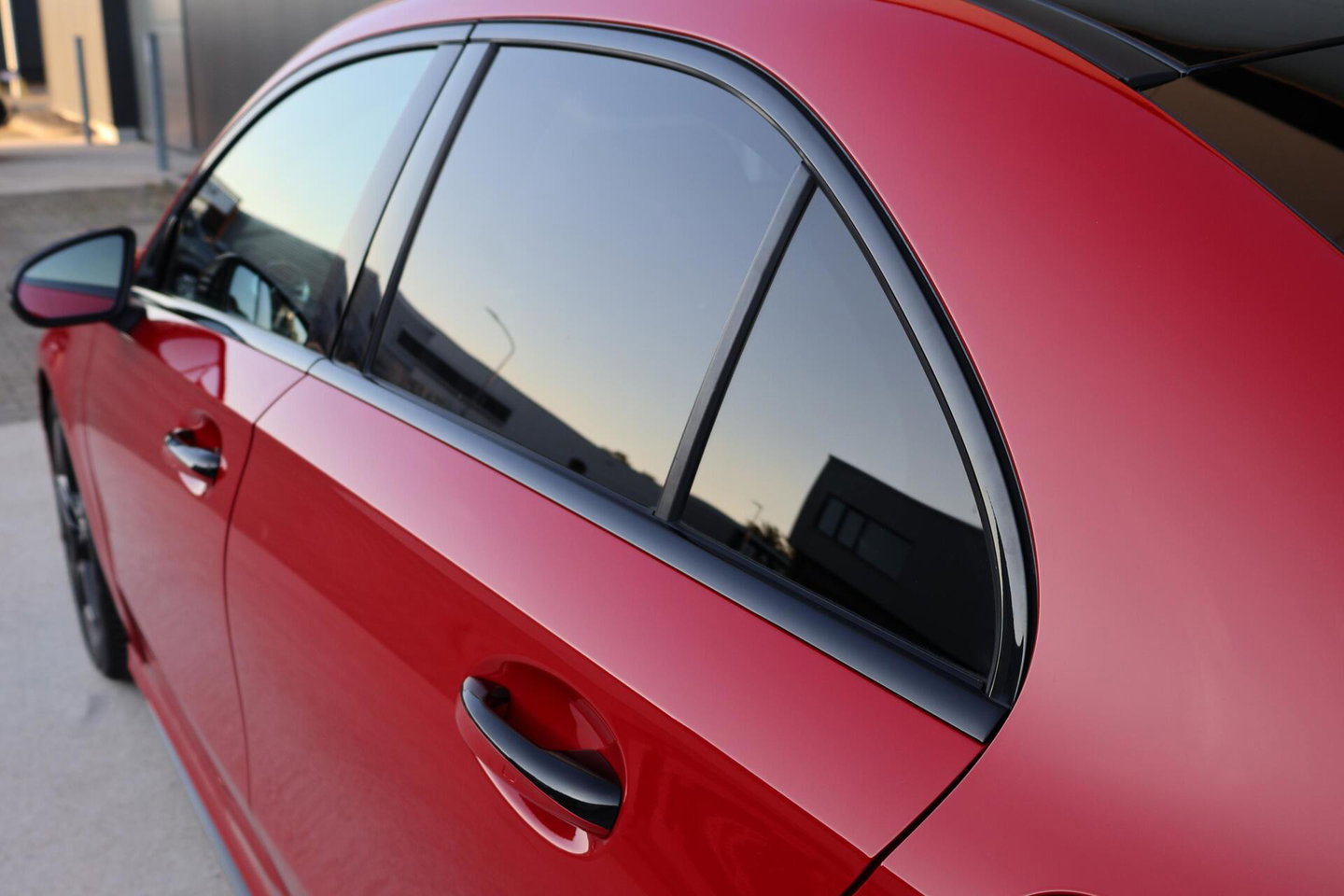 Mercedes-Benz A-Klasse 200 Launch Edition AMG / Night Pakket / Keyless Go / Standkachel / Sfeerverlichting / Stoelverwarming
