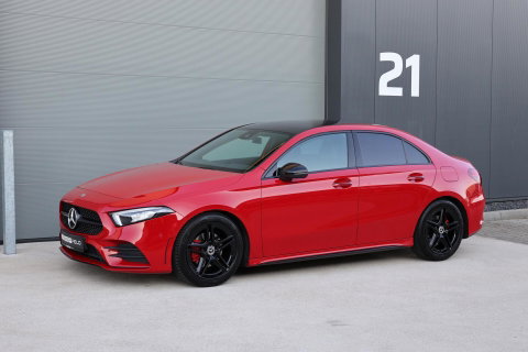 Mercedes-Benz A-Klasse 200 Launch Edition AMG / Night Pakket / Keyless Go / Standkachel / Sfeerverlichting / Stoelverwarming