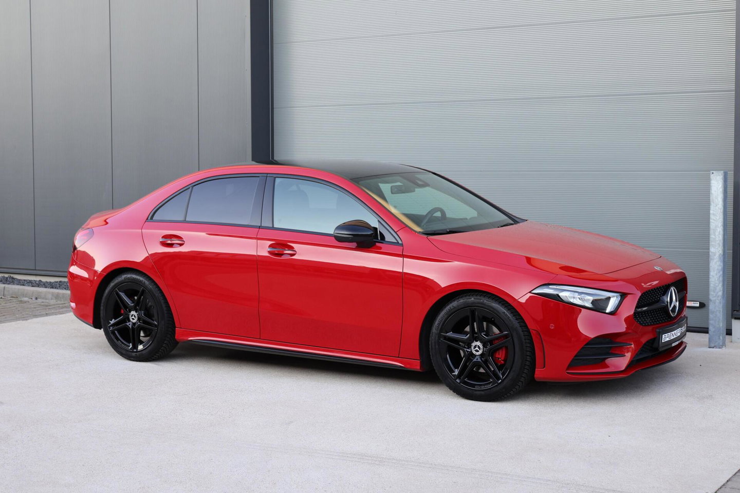 Mercedes-Benz A-Klasse 200 Launch Edition AMG / Night Pakket / Keyless Go / Standkachel / Sfeerverlichting / Stoelverwarming