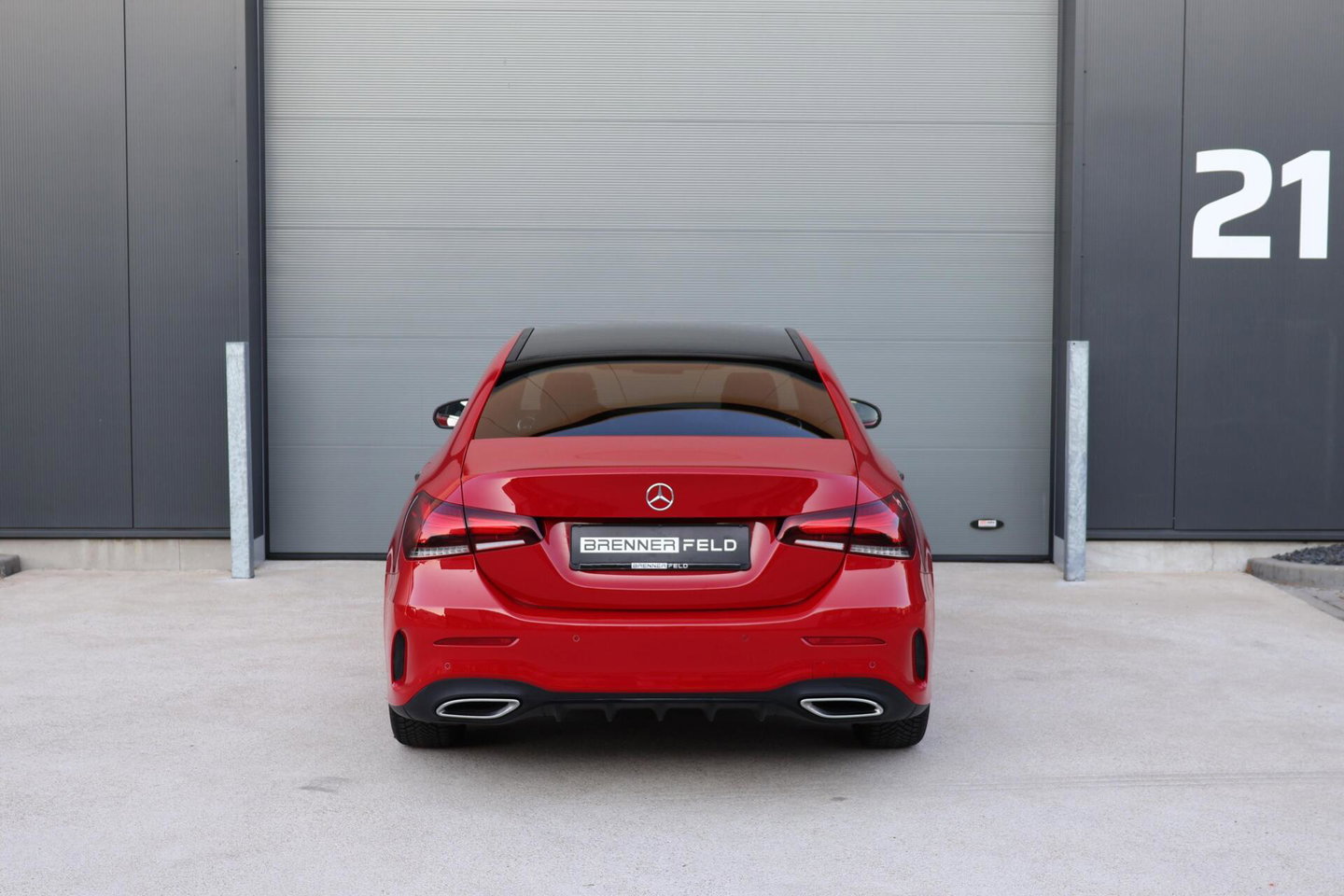 Mercedes-Benz A-Klasse 200 Launch Edition AMG / Night Pakket / Keyless Go / Standkachel / Sfeerverlichting / Stoelverwarming