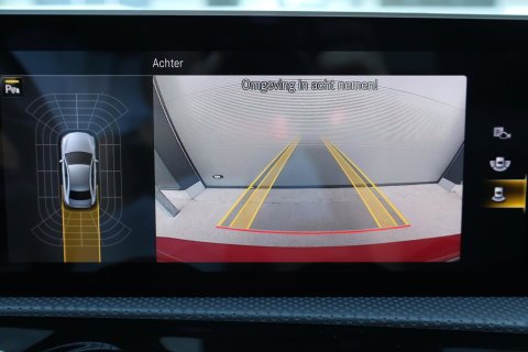 Mercedes-Benz A-Klasse 200 Launch Edition AMG / Night Pakket / Keyless Go / Standkachel / Sfeerverlichting / Stoelverwarming