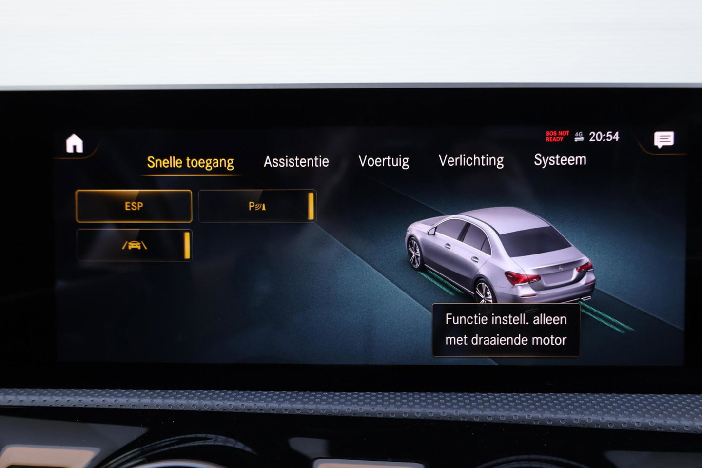 Mercedes-Benz A-Klasse 200 Launch Edition AMG / Night Pakket / Keyless Go / Standkachel / Sfeerverlichting / Stoelverwarming